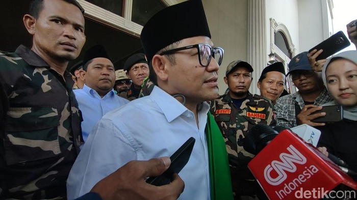 Cak Imin usai bertemu dengan para kiai di Demak, Sabtu (23/12/2023).