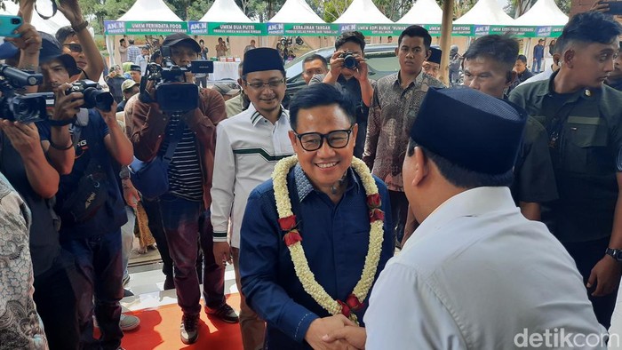 Cawapres Muhaimin Iskandar bertemu dengan pelaku UMKM di Kudus, Sabtu (23/12/2023).