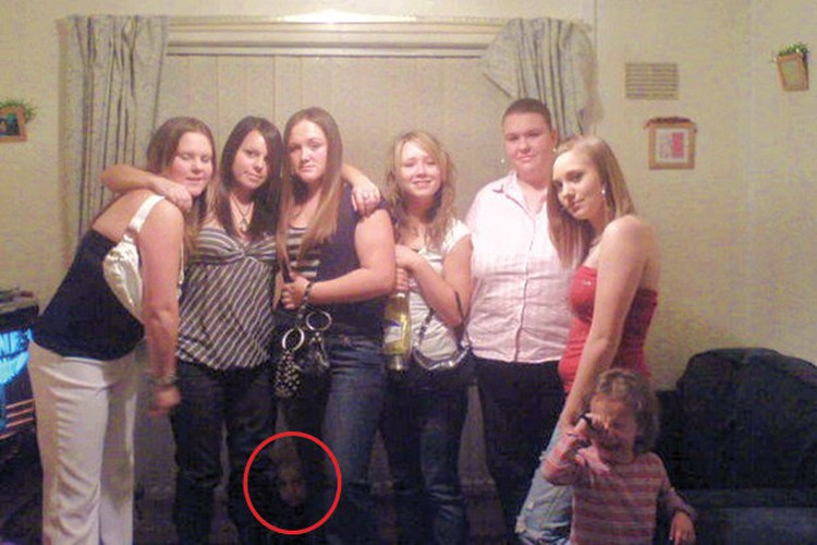 Foto penampakan hantu Foto penampakan hantu