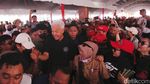 Ganjar Sapa Nelayan di TPI Karangsong Indramayu