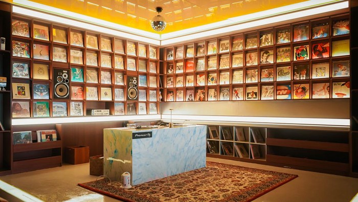 Kala Bima Arya Sambangi Listening Space dan Kulineran di Samsara Bogor Wali Kota Bogor Bima Arya meresmikan Cafe dan Resto Samsara. Bima Arya juga sempat menyambangi listening space dan kulineran di cafe dan resto tersebut.