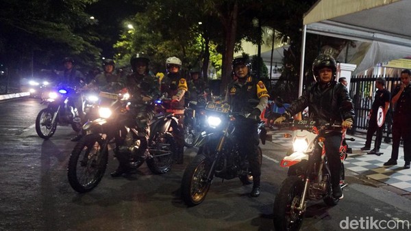 Patroli Gabungan Skala Besar Amankan Natal di Surabaya