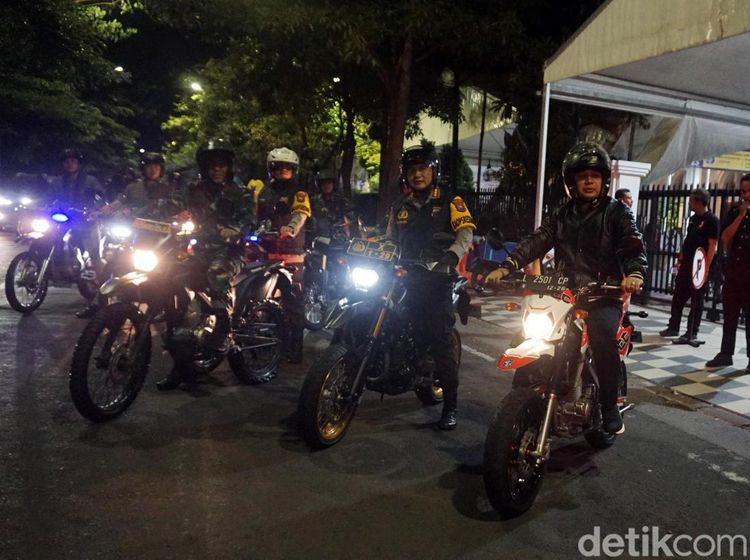 Patroli Gabungan Skala Besar Amankan Natal di Surabaya