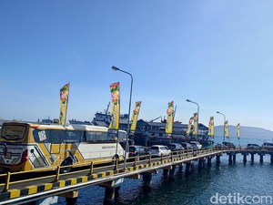 Hindari Penumpukan Wisatawan ke Bali, Pelabuhan Ketapang Operasikan 33 Kapal