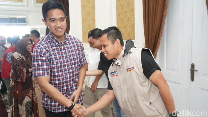 Ketua Umum PSI Kaesang Pangarep (kiri) berkunjung ke Gorontalo.