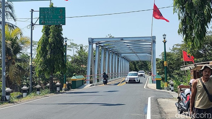 Kondisi Jembatan Glagah Kulon Progo yang sudah bisa dilintasi kendaraan, Sabtu (23/12/2023).