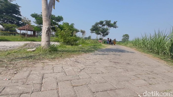 Lokasi penemuan mayat perempuan di jalan menuju Gua Jegles Kediri.