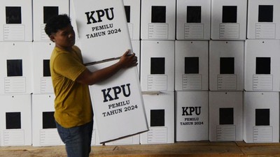 Melihat Perakitan Kotak Suara di KPU Bandar Lampung