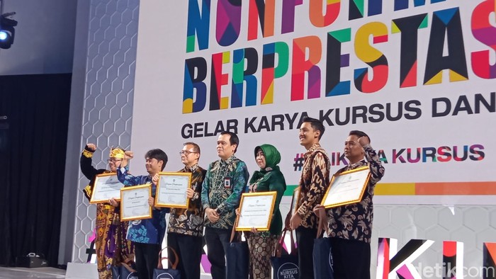 Penghargaan lembaga kursus pelatihan