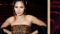 Selama ini, Indah Permatasari diketahui memiliki hubungan yang kurang harmonis dengan sang ibu. Namun rupanya wanita 27 tahun ini tetap menganggap sang ibu sebagai perempuan yang terbaik. Foto: Instagram indahpermatas