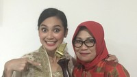 Pada Hari Ibu (22/12), Indah Permatasari mengucapkan Selamat Hari Ibu. Ibu tetaplah Ibu. Doaku akan selalu kupanjatkan yang terbaik untukmu, tulisnya di keterangan foto. Foto: Instagram indahpermatas