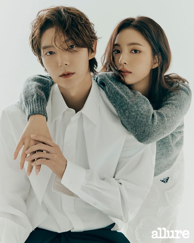 Lee Joon Gi dan Shin Se Kyung menggantikan Song Joong Ki dan Kim Ji Won dalam drama Korea Arthdal Chronicles: The Sword of Aramoon. Chemistry keduanya tak kalah bikin penonton baper. Foto: Instagram