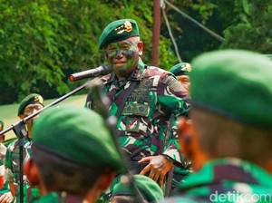 Saat Pangkostrad Latihan Taipur di Denharrahlat Karawang