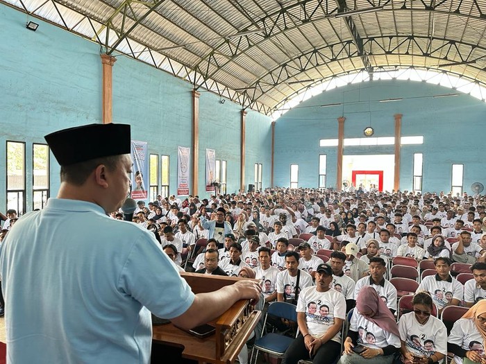 Ribuan buruh yang tergabung dalam Aliansi Serikat Buruh se-Kabupaten Jepara mendeklarasikan dukungan kepada pasangan calon presiden dan wakil presiden, Prabowo Subianto-Gibran Rakabuming Raka dalam Pemilu 2024.