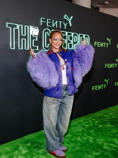 Gaya Rihanna di peluncuran Fenty x Puma Creeper Phatty.