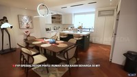 Di samping ruang tamu langsung berhadapan dengan dapur bersih dan ruang makan.Memang aku bikinnya sperti itu (seperti apartemen). Luas tanah 320 m2, jelas Aura Kasih. Foto: dok. Capture FYP Trans 7