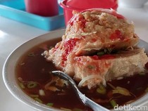 Duar! Mencicipi Nendangnya Bakso Petir di Lamongan