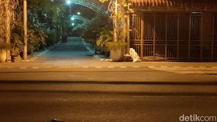 Suasana kediaman Presiden Jokowi yang pulang ke kampung halaman di Sumber, Solo, Sabtu (23/12/2023)