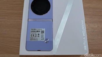 Tecno memyematkan baterai Li-Po 4000 mAh. Baterai ini mendukung teknologi pengisian cepat 45W, yang diklaim dapat mengisi baterai dari 0% hingga 50% dalam 15 menit, dan dari 0% hingga 100% dalam 45 menit. Foto: detikINET/Josina