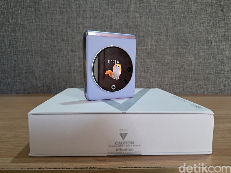 Tecno Phantom V Flip 5G