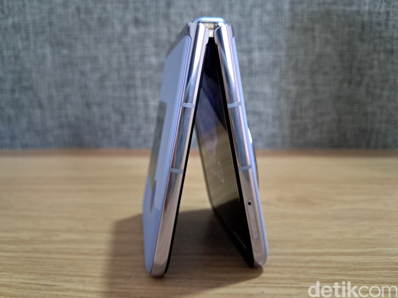 Tecno Phantom V Flip 5G