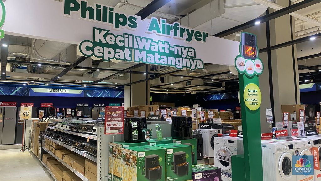 Transmart Full Day Sale kembali digelar pada Sabtu (23/12/2023) hari ini. Beberapa produk mendapatkan diskon hari ini. (վ/Novina Putri)
