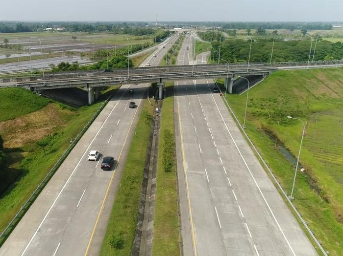 Volume kendaraan melalui Astra Tol Jombang-Mojokerto (Jomo)