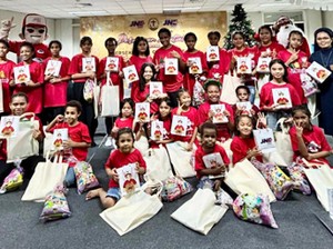 Rayakan Natal, JNE Tebar Promo hingga Santunan ke Gereja dan Panti Asuhan