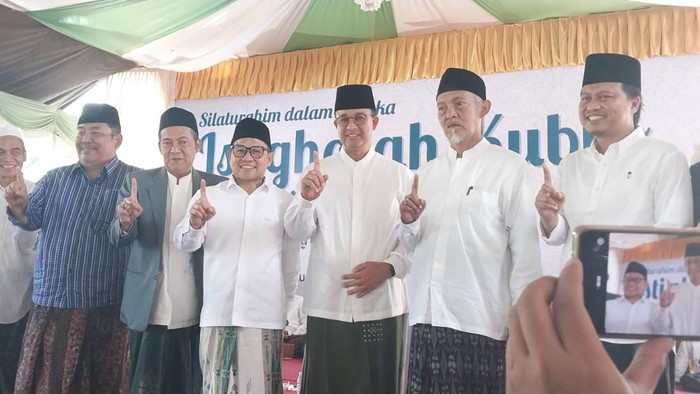 Anies Baswedan-Muhaimin Iskandar atau Cak Imin menghadiri silaturahmi istighosah kubro masyayikh dan alumni Pondok Pesantren (Ponpes) Lirboyo Kediri