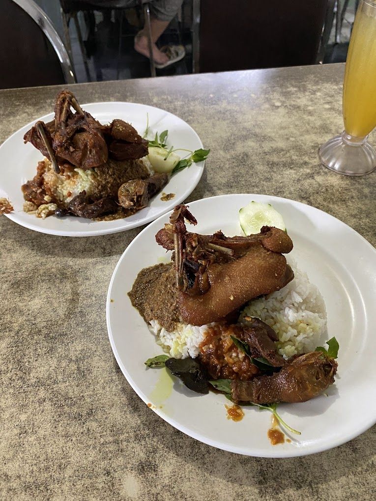 rekomendasi bebek goreng enak di surabaya