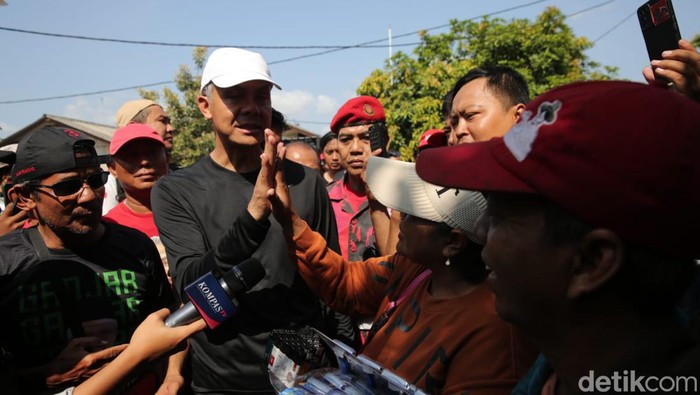 Capres nomor urut 3 Ganjar Pranowo kampanye di Solo (Agung Pambudhy/detikcom).