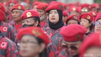 Dalam apel itu, Ganjar menjadi pembina apel.