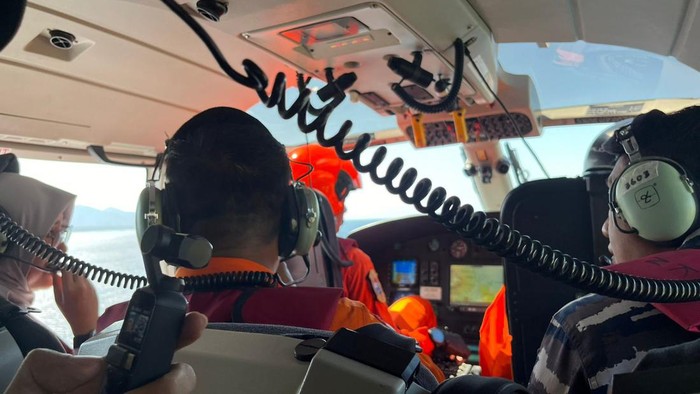 Gunakan Helikopter BASARNAS, Bupati Banyuwangi Patroli Pelabuhan Ketapang