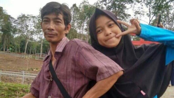 Herman dan perempuannya, istri RA (15). Herman merupakan korban penusukan besan hingga tewas di Musi Rawas.
