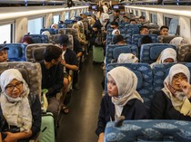 Jumlah Penumpang Kereta Cepat Whoosh Tembus 1 Juta Orang