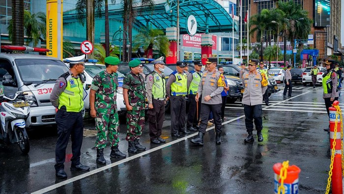 Kapolda Sumut Irjen Agung Setya Imam Effendi Kapolda Sumut Irjen Agung Setya Imam Effendi