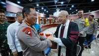 Kapolri Jenderal Listyo Sigit Prabowo hari ini meninjau Gereja Reformed Injili Indonesia (GRII), Gereja Katedral, GPIB Immanuel, Jakarta. Kunjungan itu sekaligus memantau pengamanan perayaan Natal 2023 (dok.Istimewa).