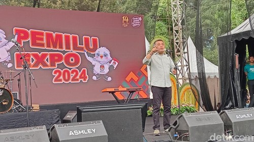 Ketua KPU Bali I Dewa Agung Gede Lidartawan di lapangan Niti Mandala Renon, Denpasar, Minggu (24/12/2023). (AryoMahendro/detikBali).