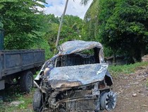 Viral! Warga Bakar Mobil di Depan Bandara Lombok
