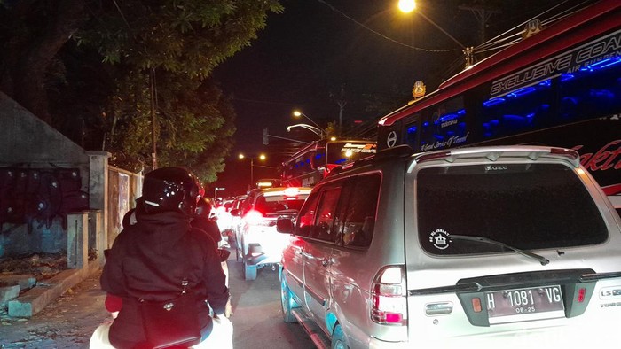 Kondisi macet di simpang 5 Banjarsari, Minggu (24/12/2023), 19.45 WIB.