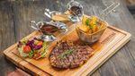 Menikmati Steak yang Kaya dengan Bumbu Rempah