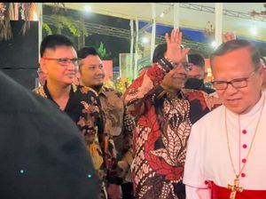 Misa Malam Natal, Mahfud MD Sambangi Gereja Katedral Jakarta