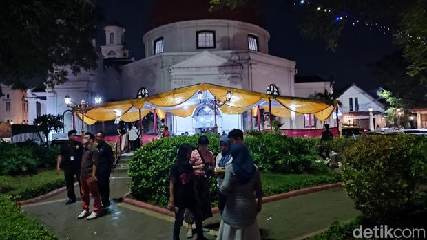 Suasana misa Natal di Gereja Blenduk, Semarang, Minggu (24/12/2023).