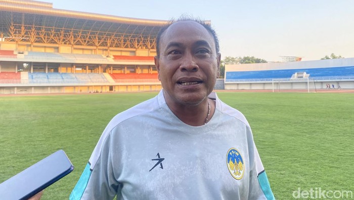 Pelatih PSIM Jogja, Kas Hartadi, saat ditemui di Stadion Mandala Krida, Jogja, Sabtu (23/12/2023).