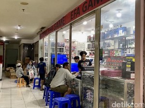 Alasan Pemilik Toko Game di Tunjungan Center Tetap Buka Meski Sepi