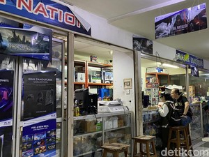 Cerita Warga Surabaya Setia ke Tunjungan Center Buat Belanja hingga Servis