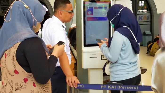 Penumpang Kereta Saat Libur Nataru
