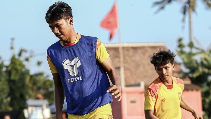 Sesi latihan Persiba Bantul jelang final Liga 3 DIY di Lapangan Sumberagung, Bantul, Sabtu (23/12/2023).