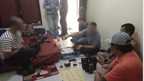 Petugas menangkap MA di sebuah perumahan di Kelurahan Jimbaran, Kecamatan Kuta Selatan, Kabupaten Badung. (Dok. BNNP Bali)