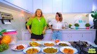 Momen mukbangnya tersebut diunggah di YouTube Farida Nurhan. Pinkan Mambo dan Farida Nurhan mukbang dengan menu nasi Padang. Foto: Instagram @pinkan_mambo